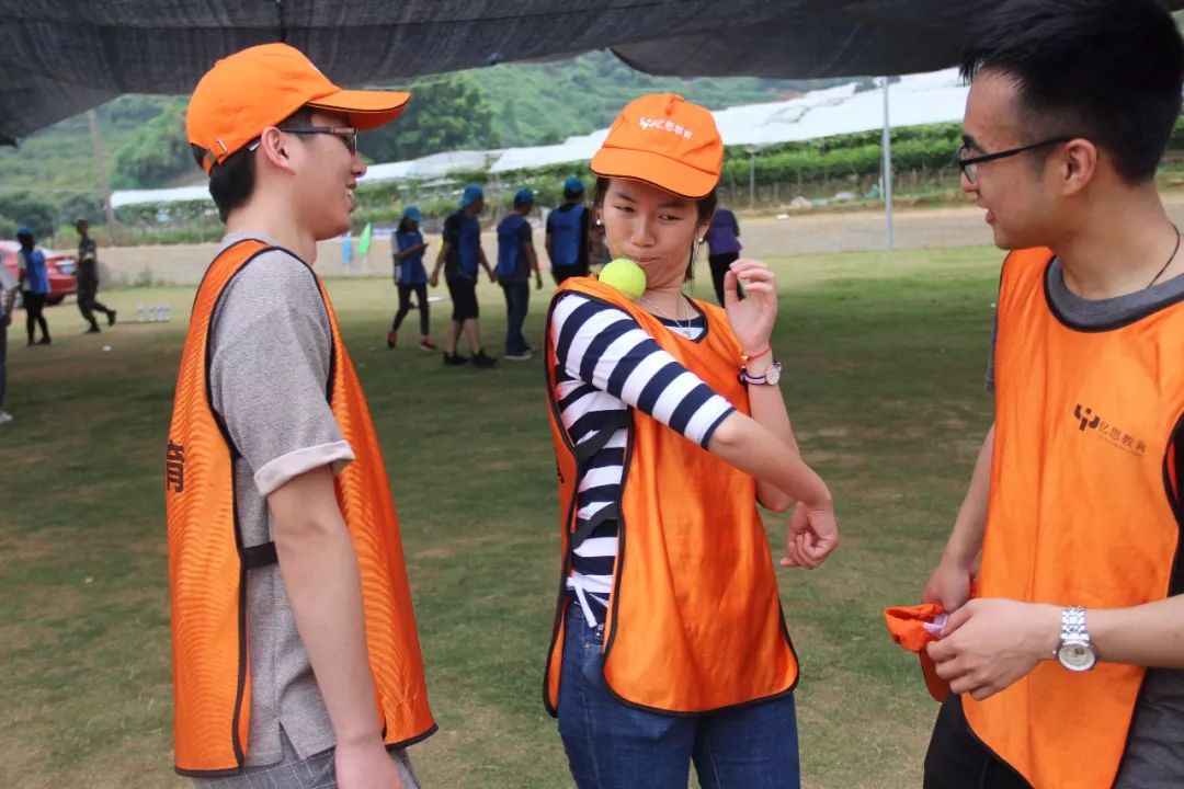 快快網(wǎng)絡(luò)團(tuán)建拓展活動(dòng)之齊心協(xié)力